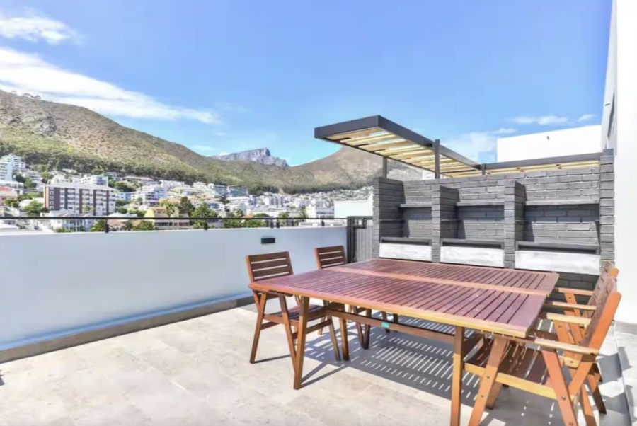 2 Bedroom Property for Sale in Sea Point Western Cape